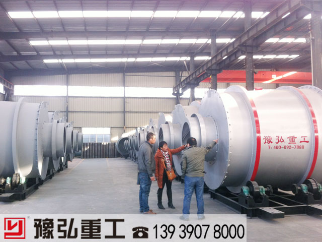 客戶考察三回程沙子烘干機(jī) 客戶考察三回程沙子烘干機(jī)
