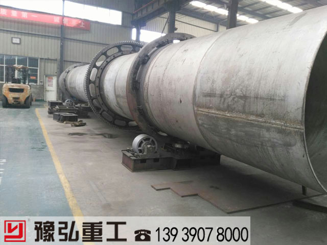 大型木粉烘干機(jī)設(shè)備廠區(qū)展示 大型木粉烘干機(jī)設(shè)備廠區(qū)展示